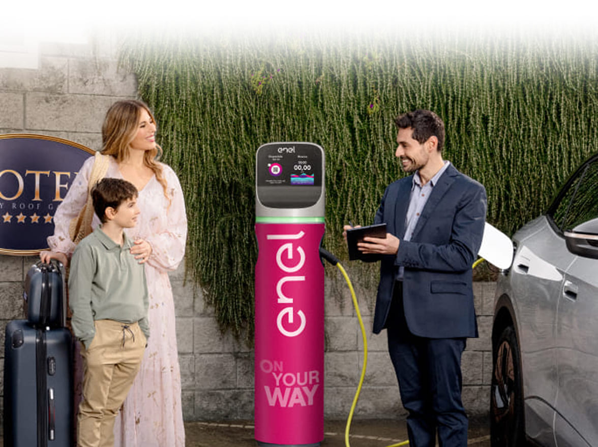 coloninna waypole davanti ad un hotel